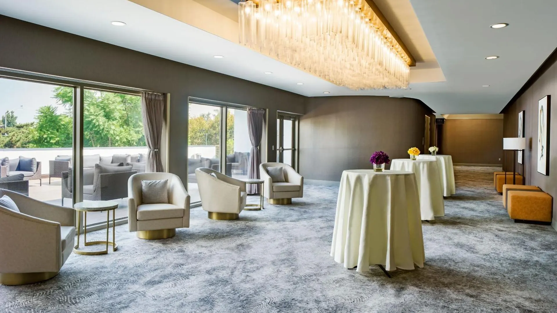 Delta Hotels By Marriott Ontario Airport 3*,