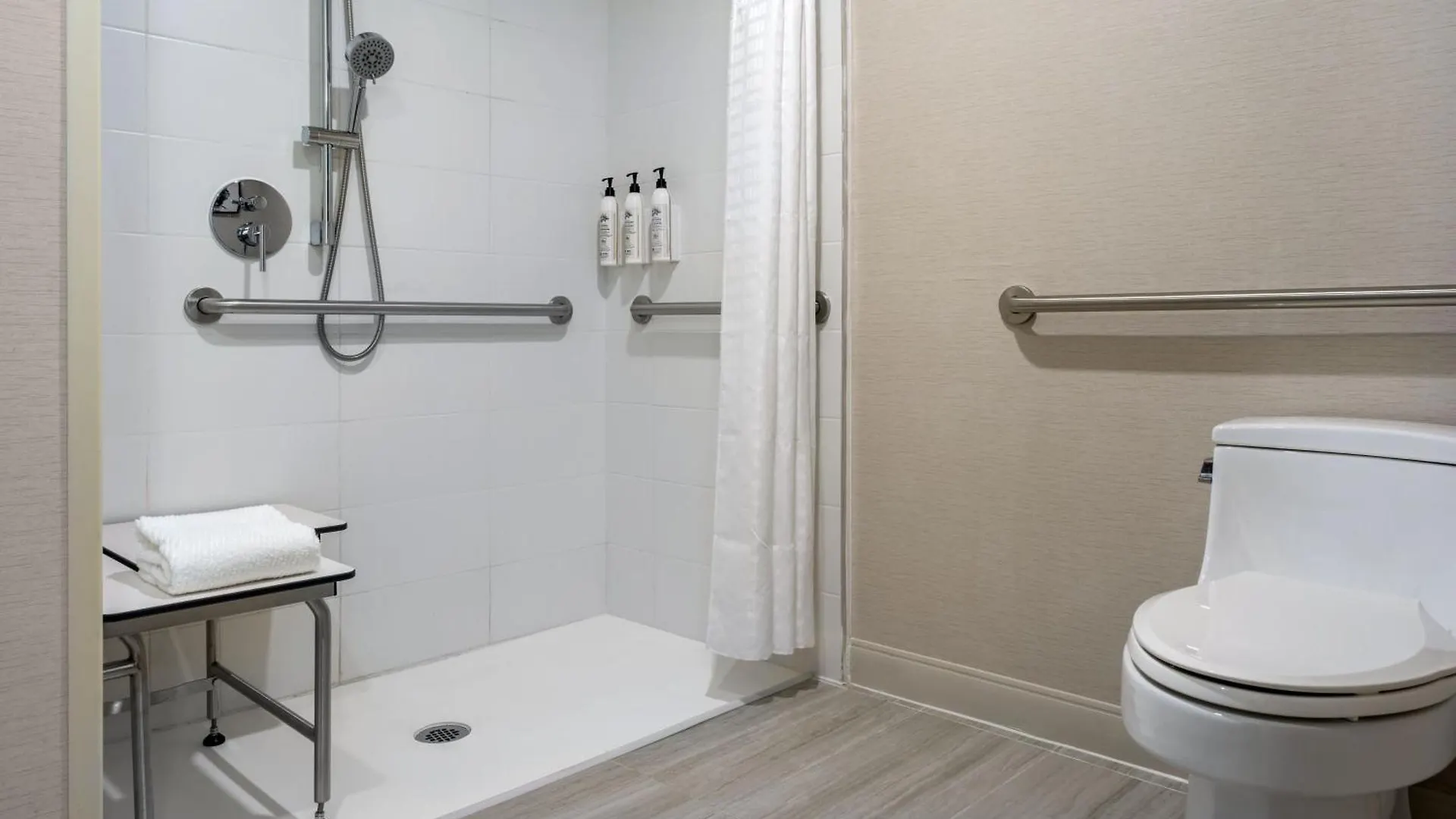 Delta Hotels By Marriott Ontario Airport 3*,  United States