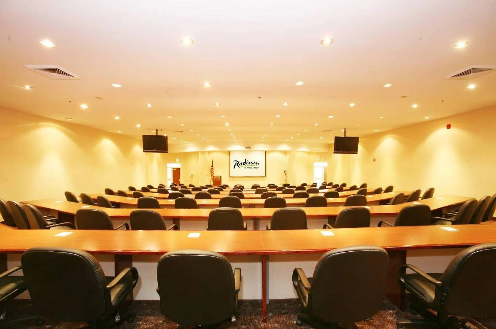 Delta Hotels By Marriott Ontario Airport 3*,  United States