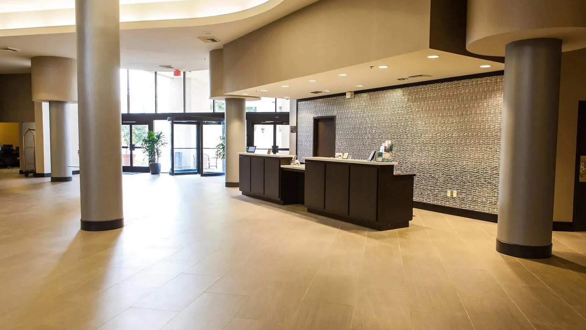 Delta Hotels By Marriott Ontario Airport 3*,